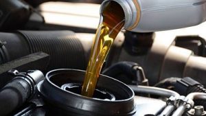 Leia mais sobre o artigo Qual a função do óleo de motor? Conheça mais sobre ele!